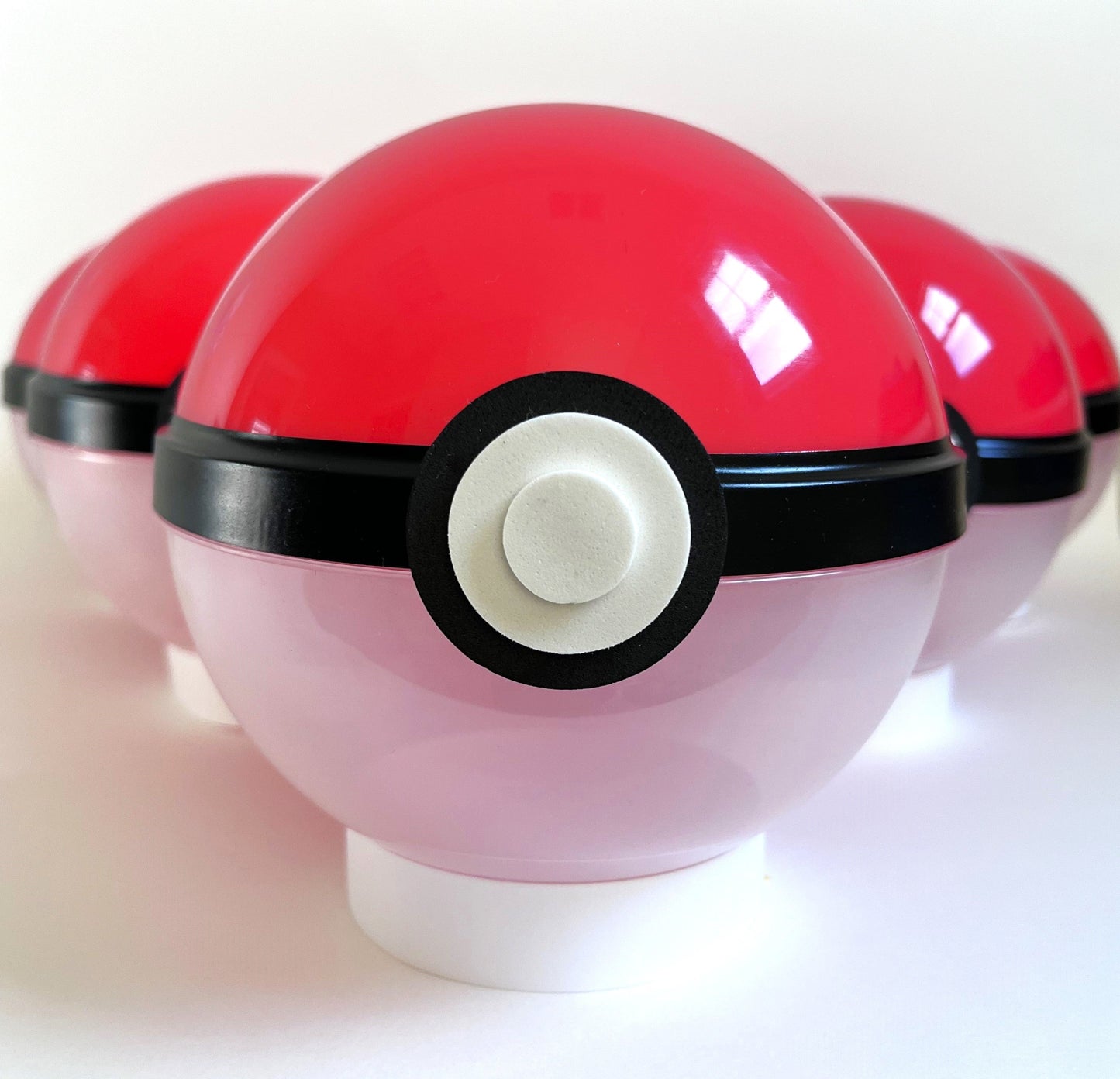 Pokemon Pokeball Party Favor - Set of 12