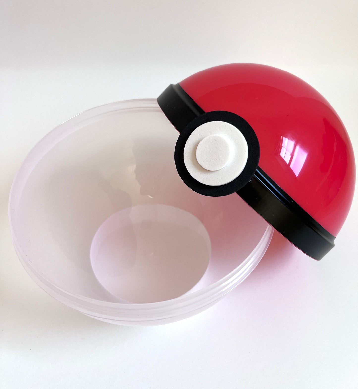 Pokemon Pokeball Party Favor - Set of 12